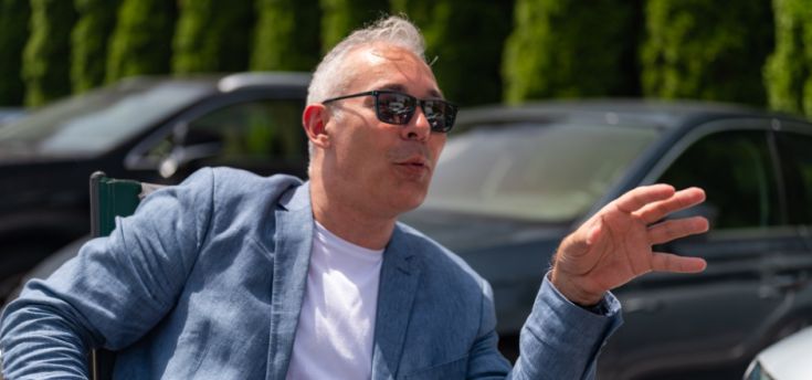 Miloš Maksimović: TV lice od 100 oktana