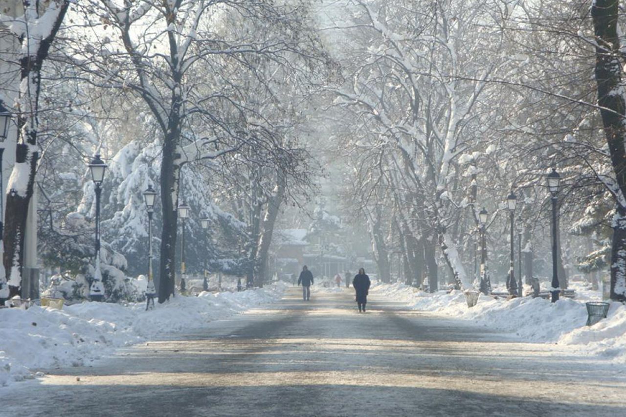 Bio jednom jedan meteorološki stub - Kako su se Zemunci nekad borili protiv vremenskih prilika